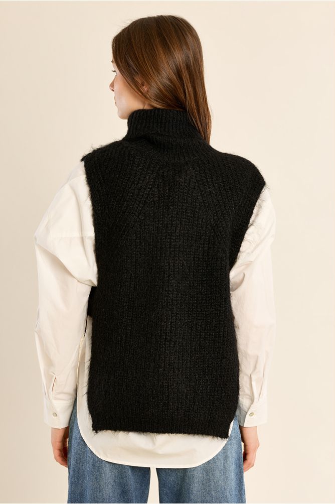 Knitted turtleneck sweater, sleeveless