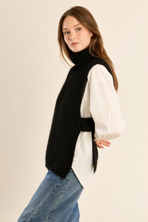 Knitted turtleneck sweater, sleeveless