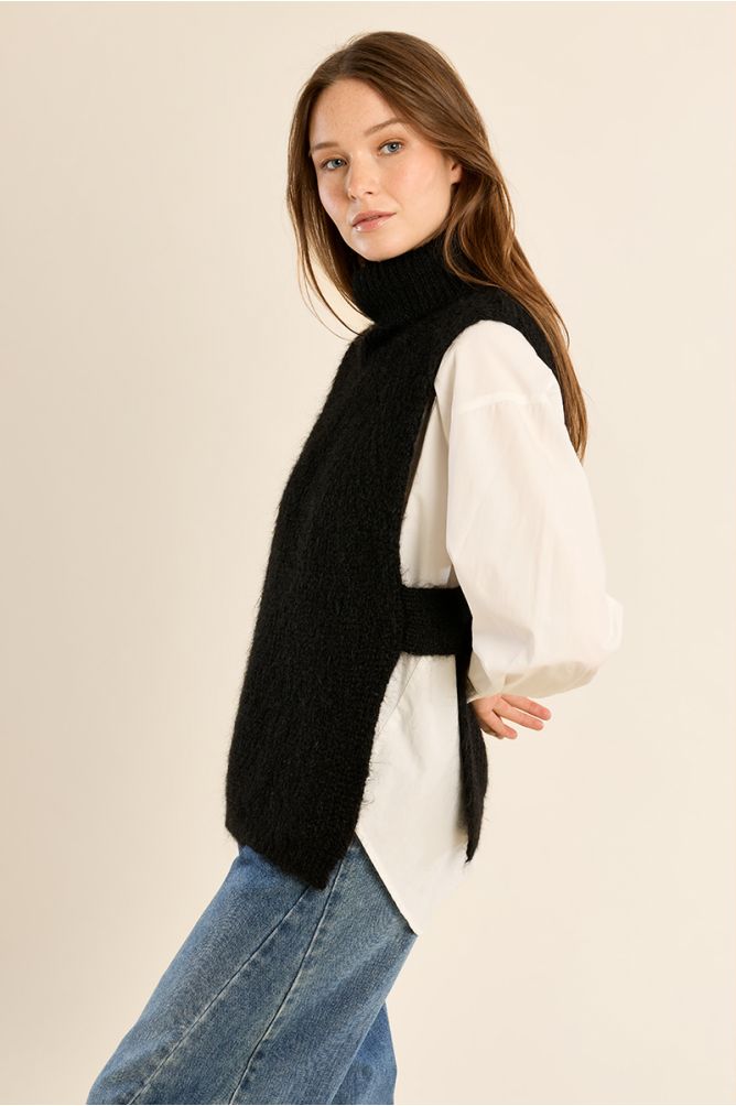 Knitted turtleneck sweater, sleeveless