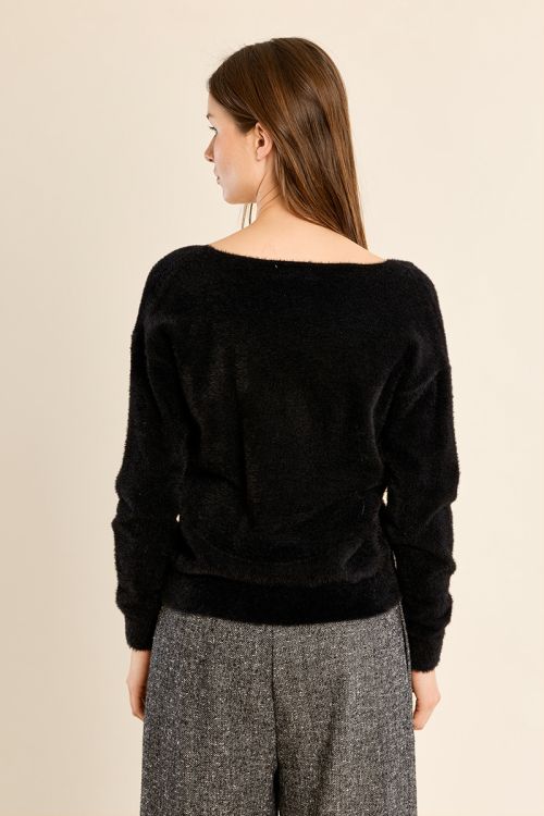 Fluffy sweater, V-neck