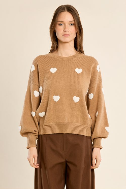 Pull à cœur en relief
