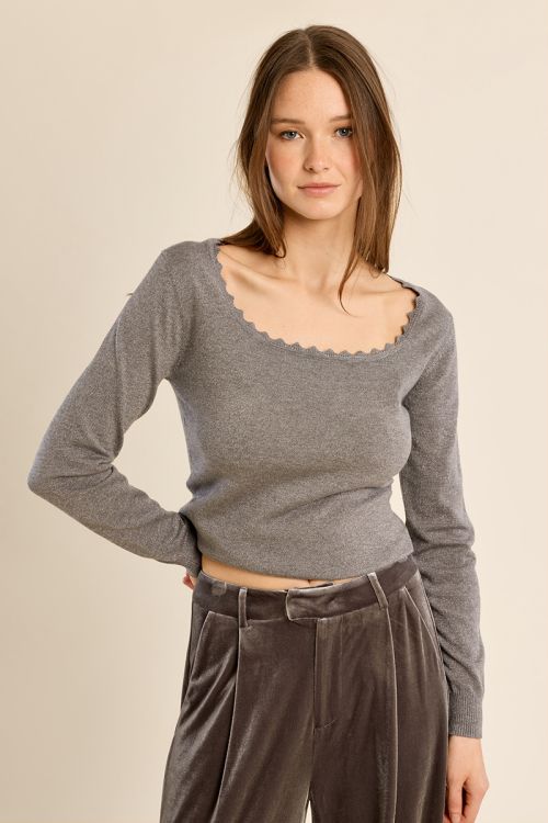 Fitted sweater, scalloped square neckline