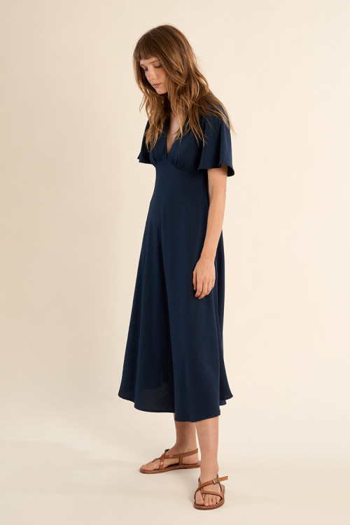 Robe longue, col V