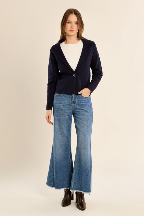 Chaqueta corta con cuello y solapa