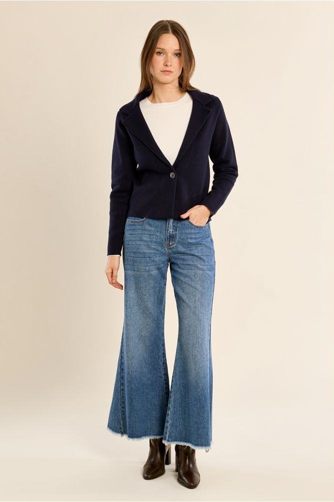 Chaqueta corta con cuello y solapa