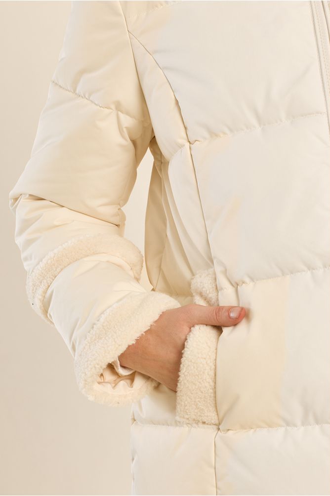 Chaqueta acolchada con capucha