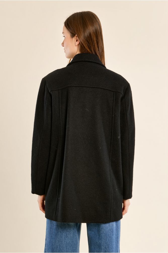 Short button-down coat