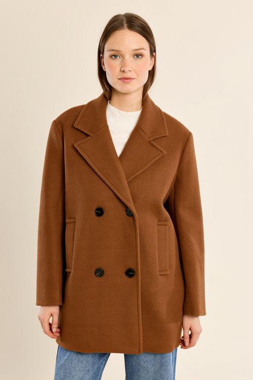 Short button-down coat