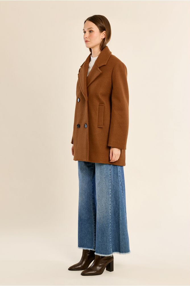 Short button-down coat