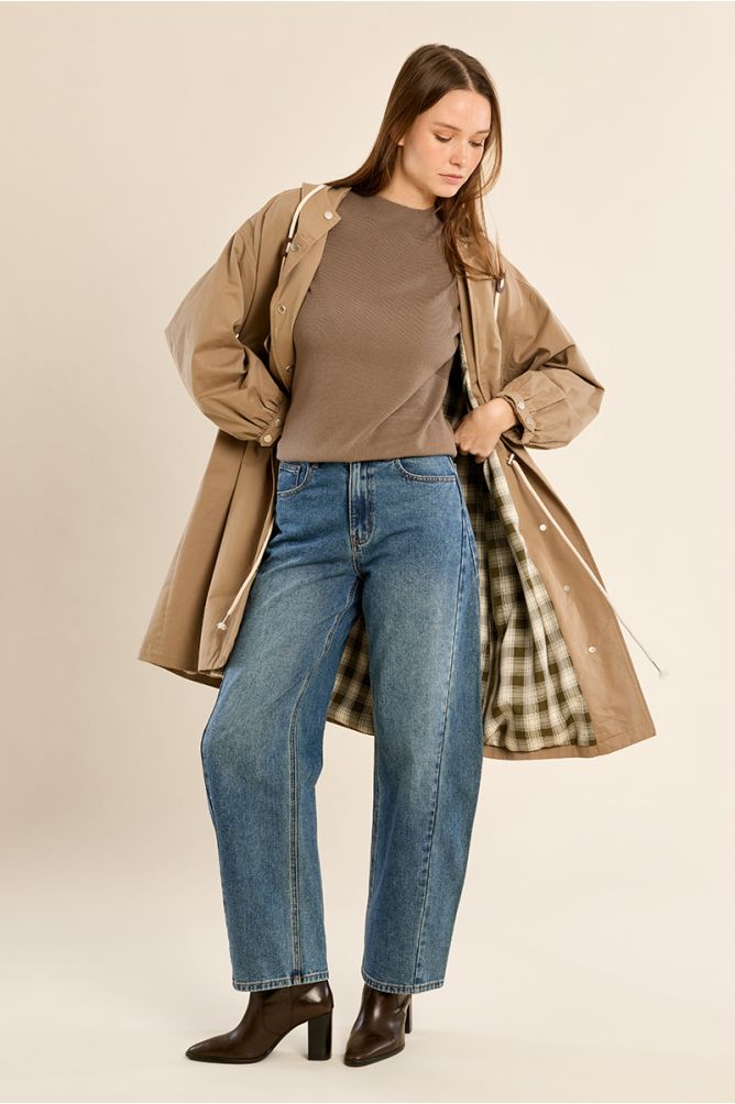 Gabardina de manga larga con capucha