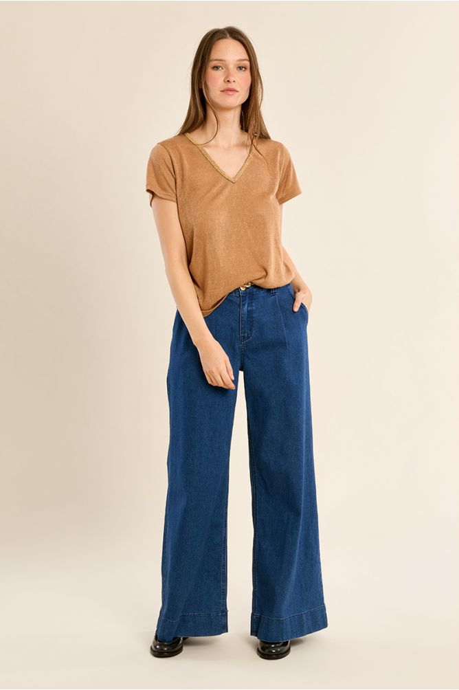 Iridescent V-neck T-shirt