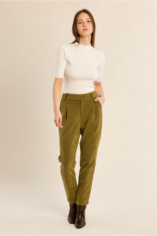 Pantalon carotte en velours