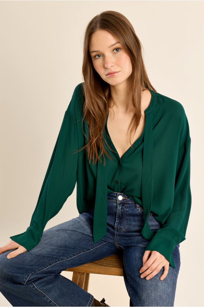 Blouse fluide col lavallière