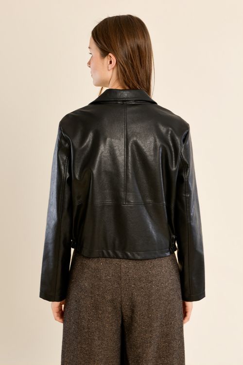 Chaqueta de motera con cuello y solapa