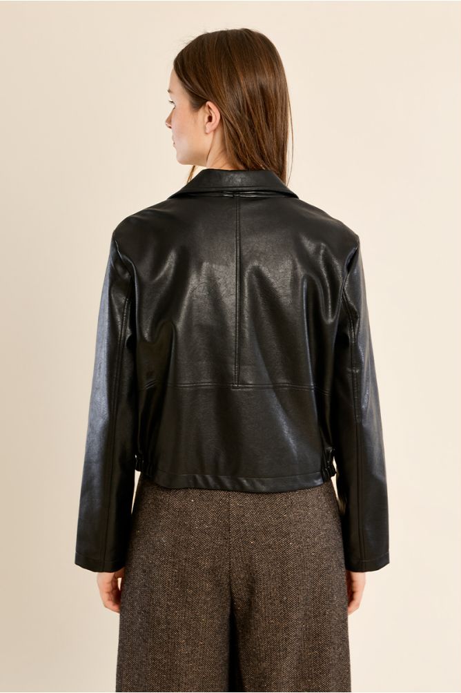 Chaqueta de motera con cuello y solapa
