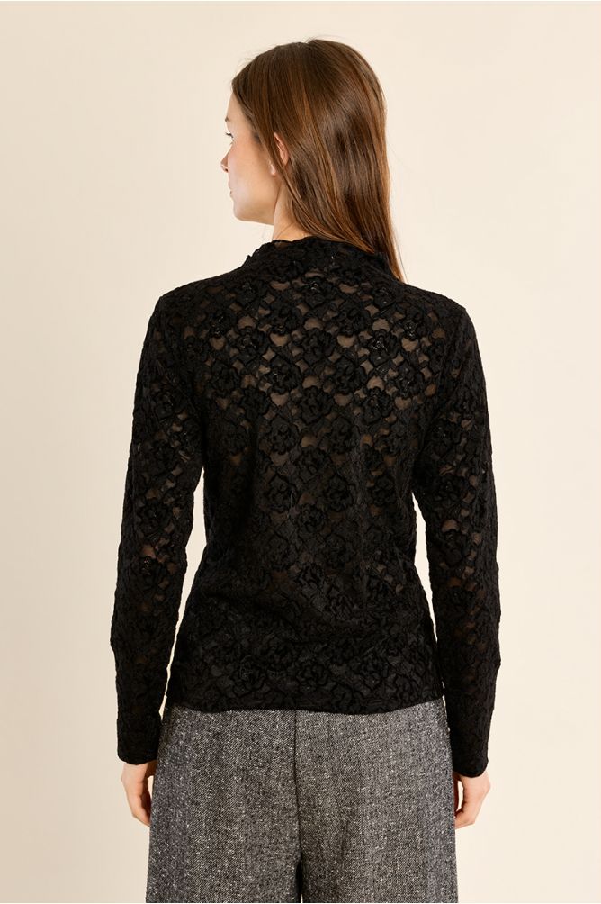 Top en dentelle semi-transparente