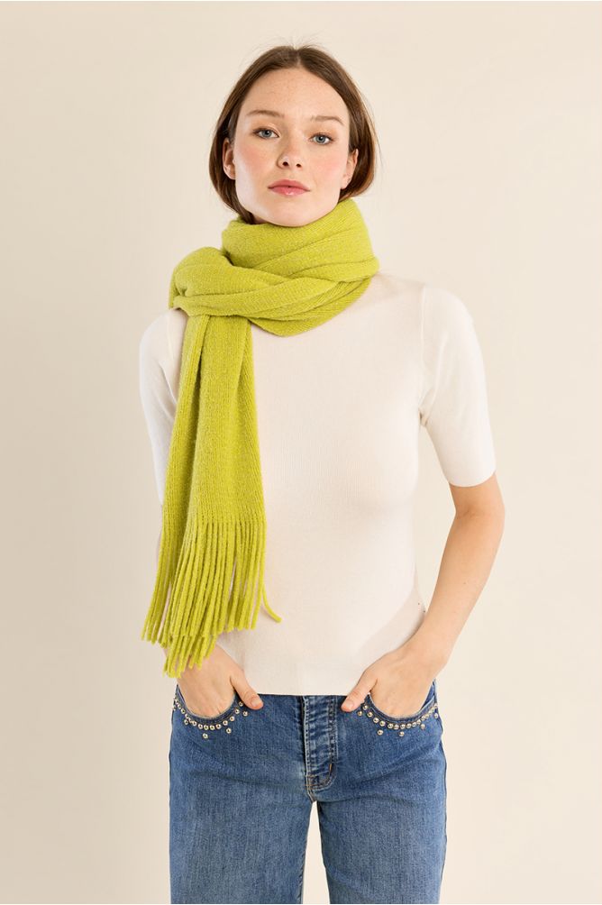 Plain scarf, fringed