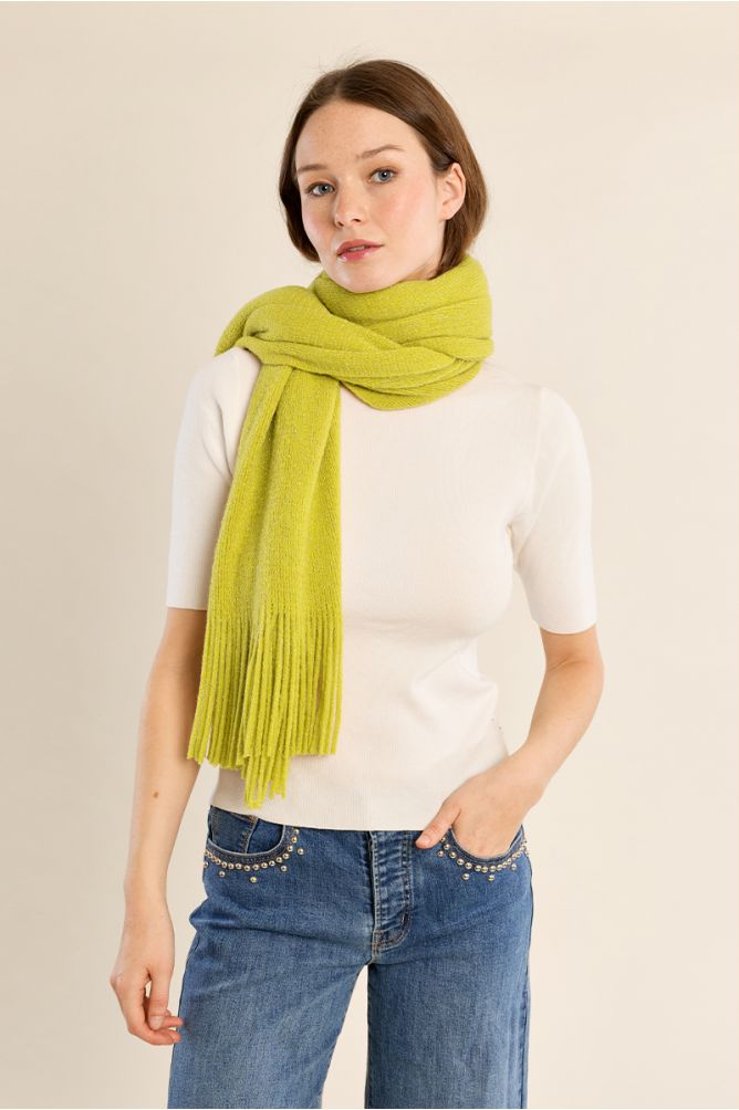 Plain scarf, fringed