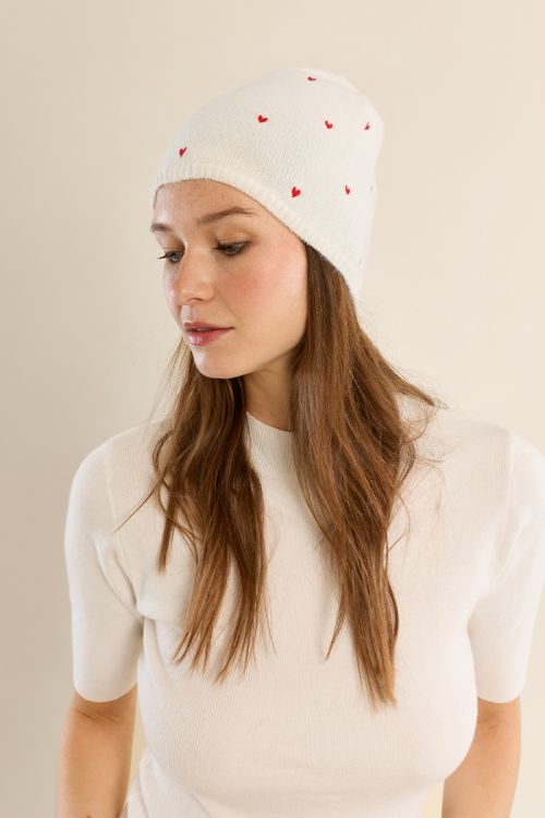 Fluffy knit beanie, with hearts