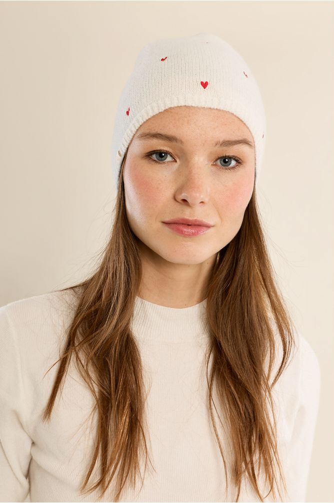 Fluffy knit beanie, with hearts
