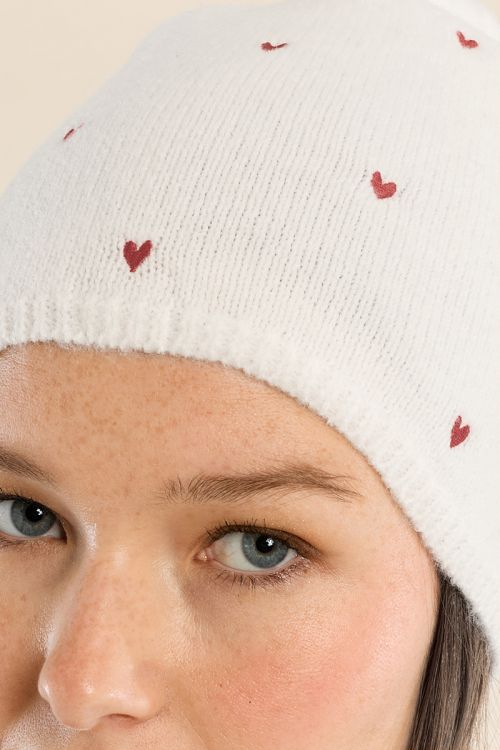 Fluffy knit beanie, with hearts