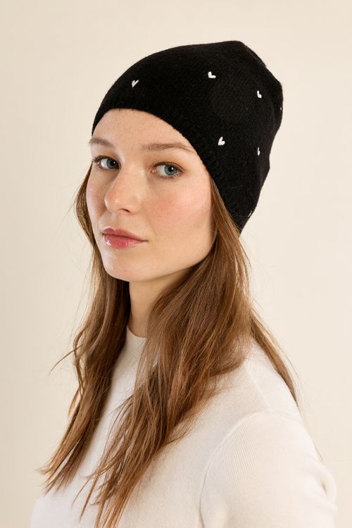 Fluffy knit beanie, with hearts