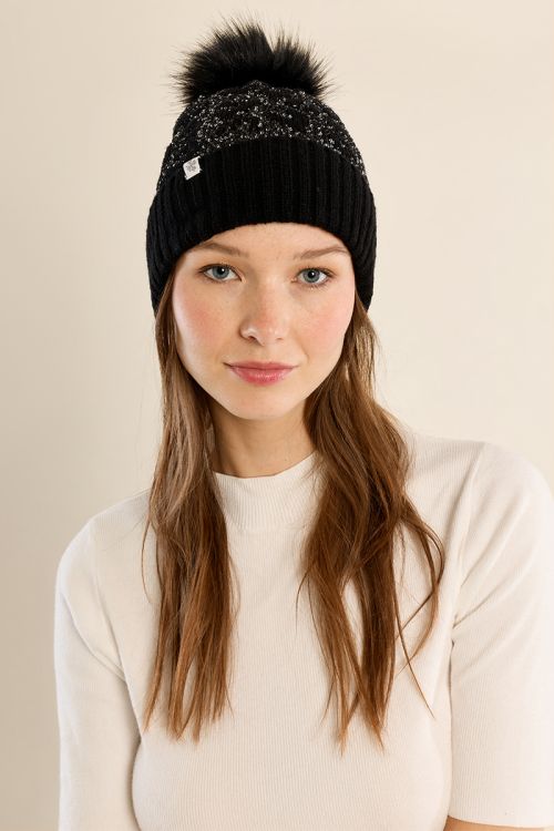 Gorro con pompón y lentejuelas