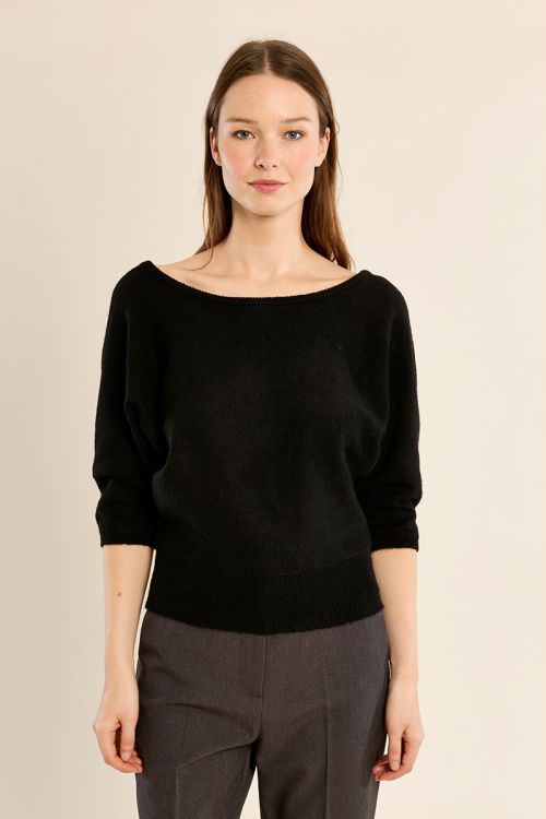 Pull aux manches trois quart, à dos nu