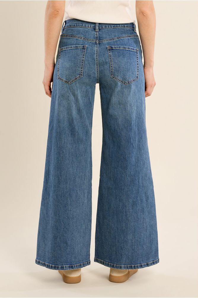 Pantalón vaquero acampanado