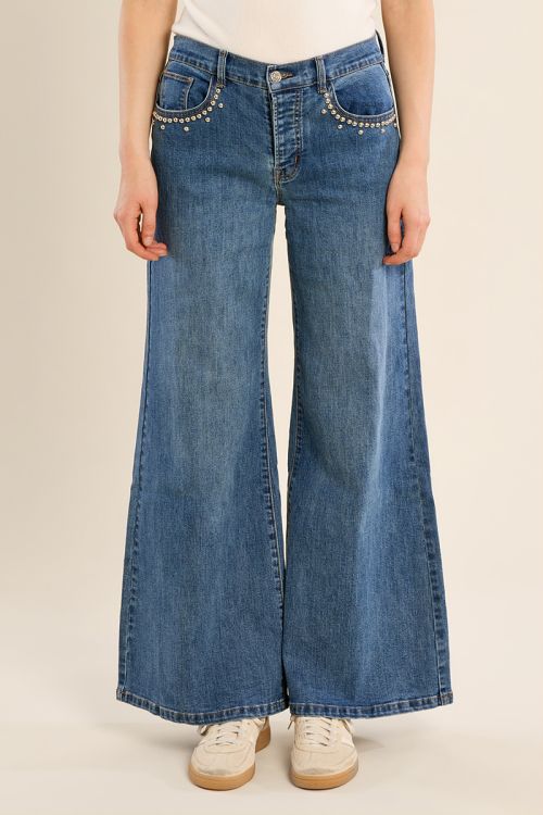 Wide denim, studded details