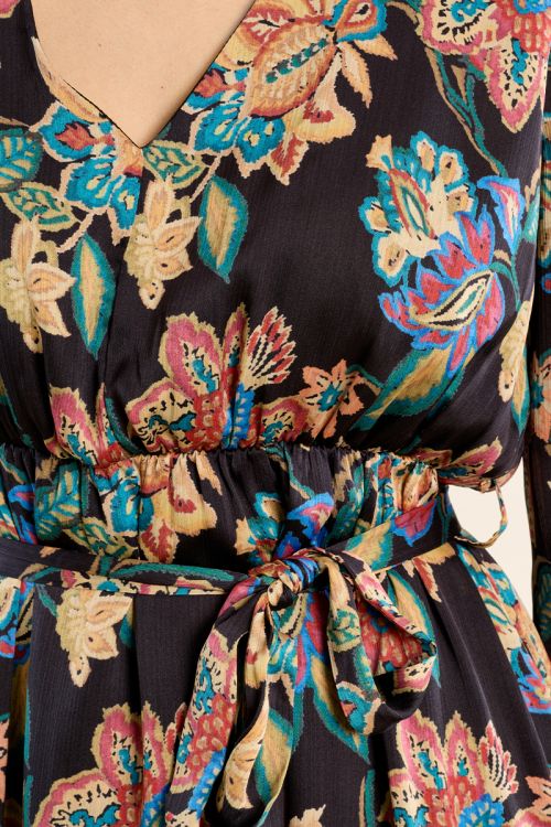 Vestido largo cruzado con estampado