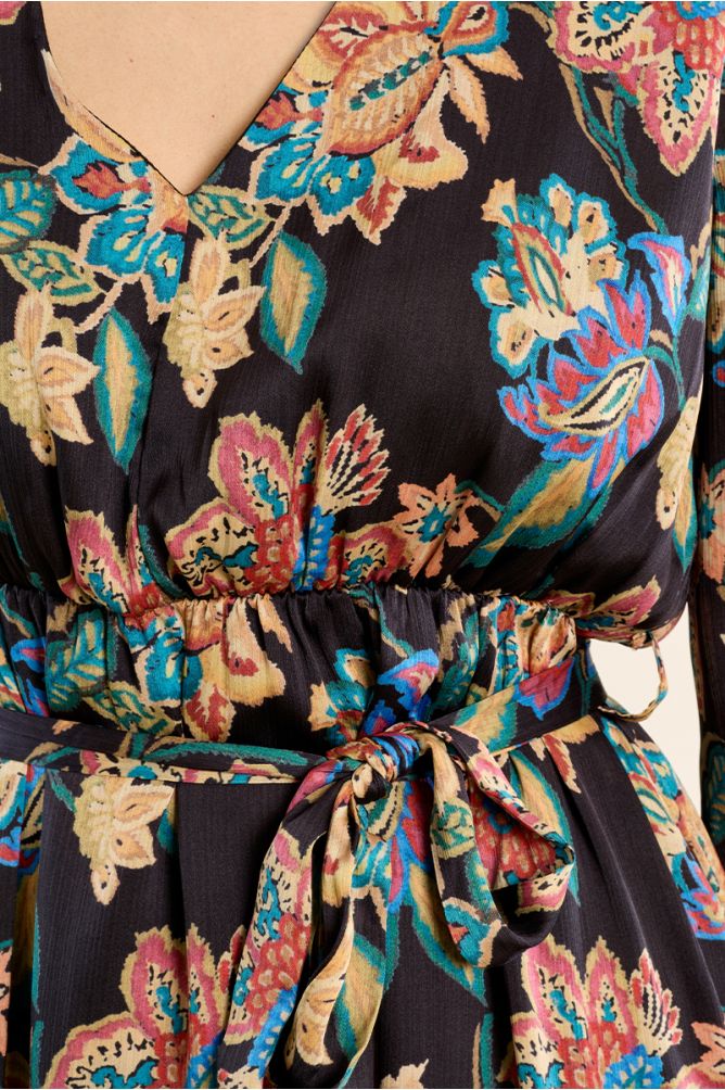 Vestido largo cruzado con estampado