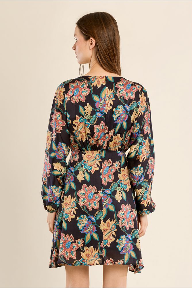 Vestido corto de manga larga con estampado