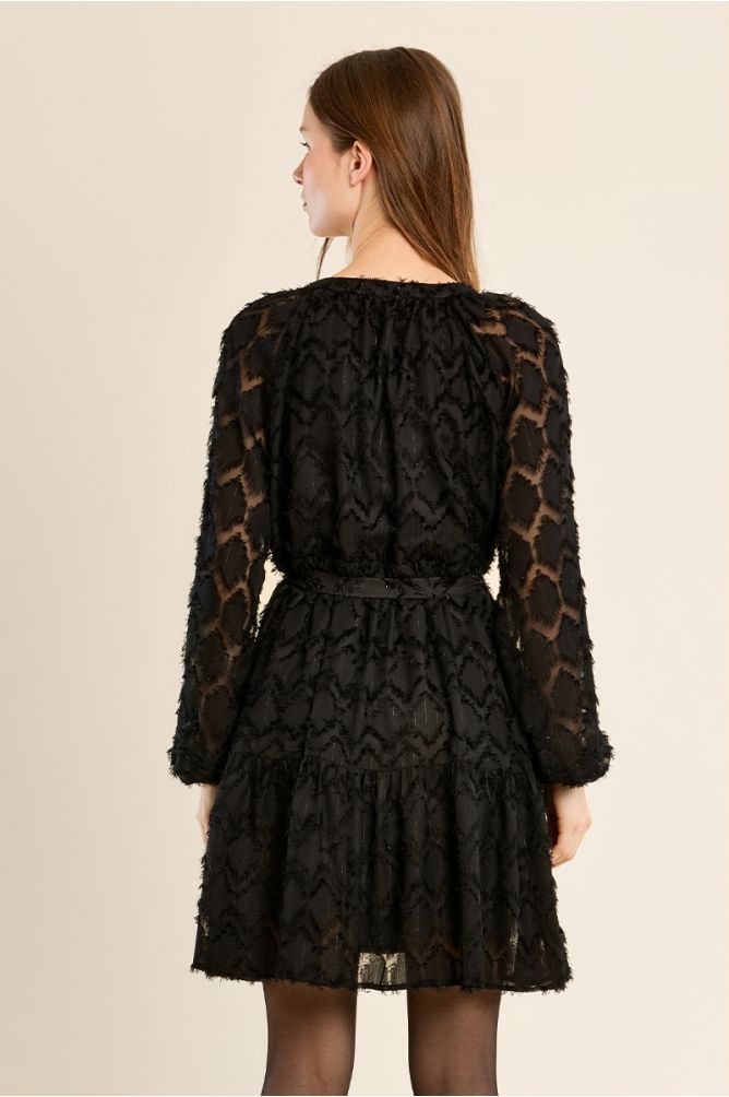 Robe semi-transparente, ceintrée
