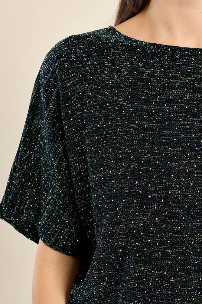 Top de manga corta detalle lunares
