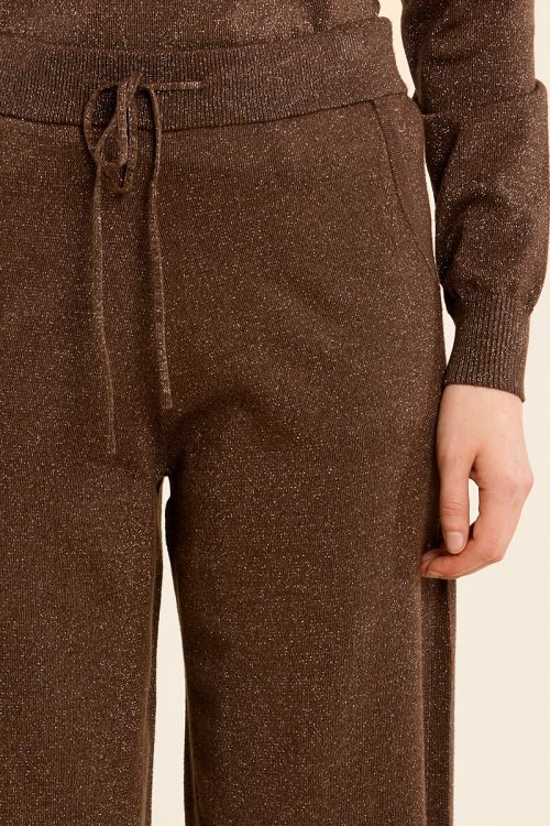 Jogger-style trousers, to tie