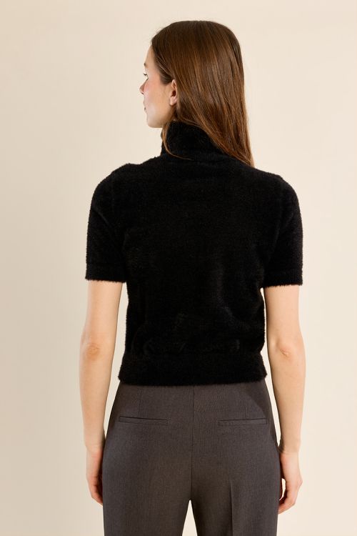 Pull duveteux, manches courtes