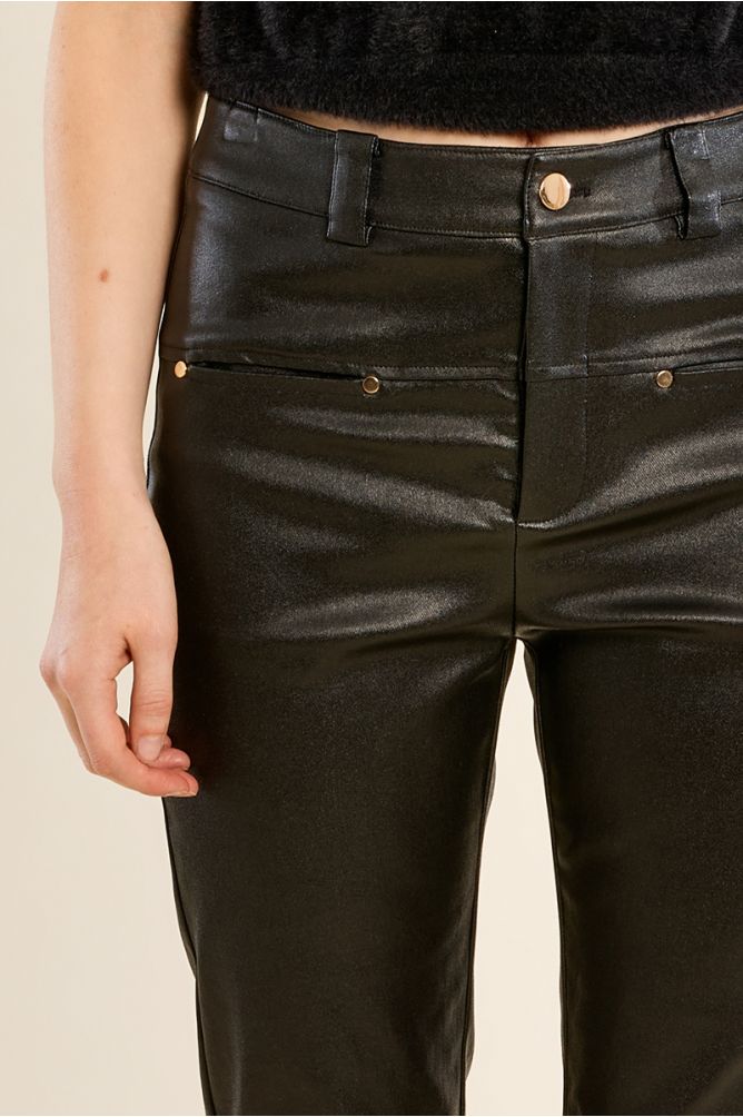 Pantalón largo efecto cuero