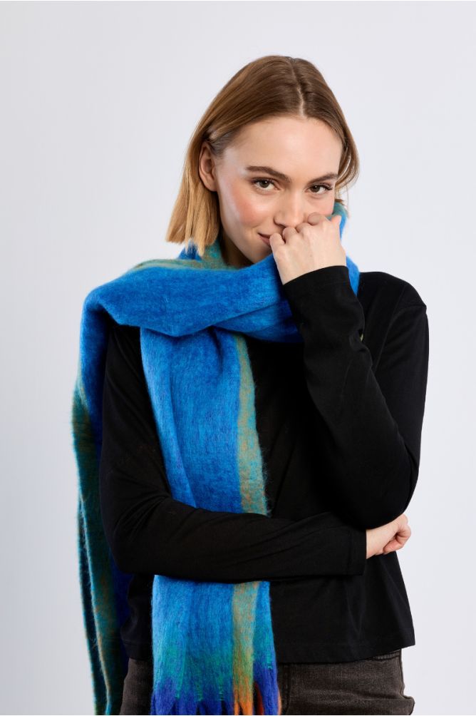 Bufanda multicolor con flecos