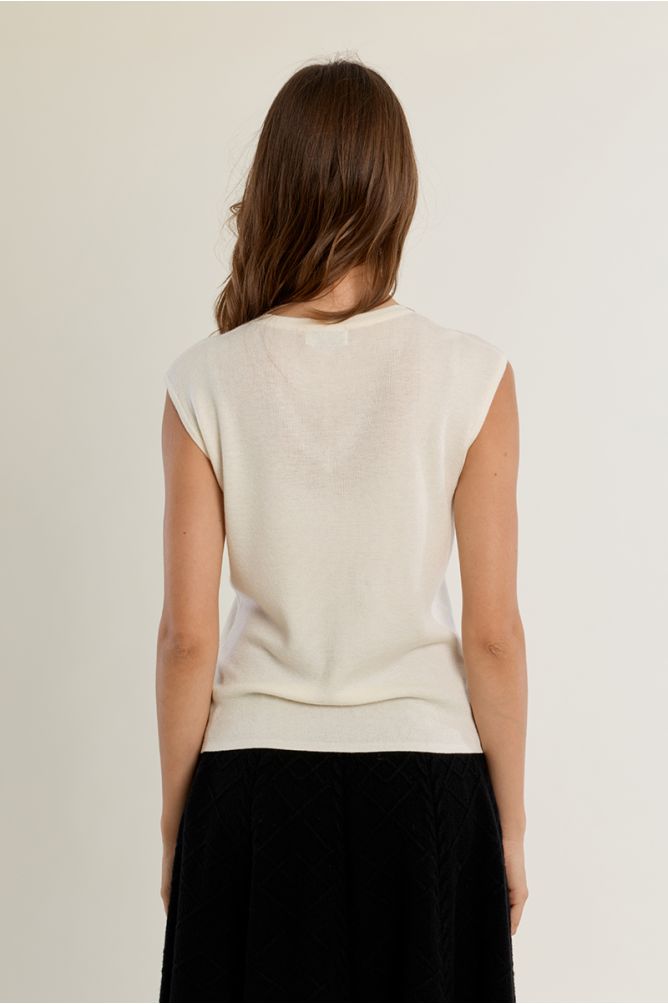 Top de manga sisa detalle ribete