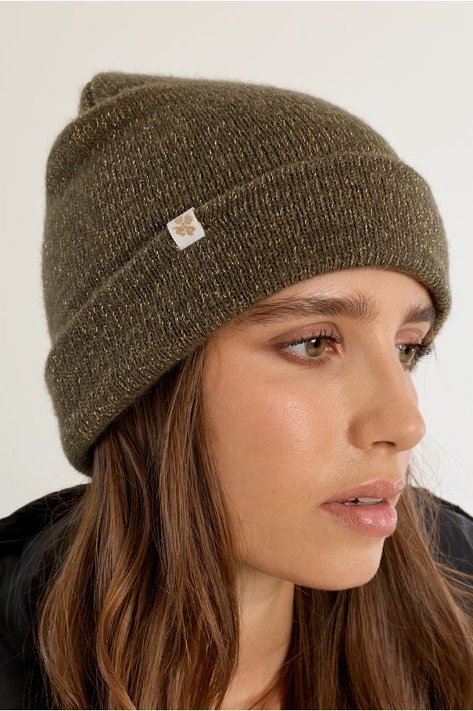 Iridescent beanie, knit