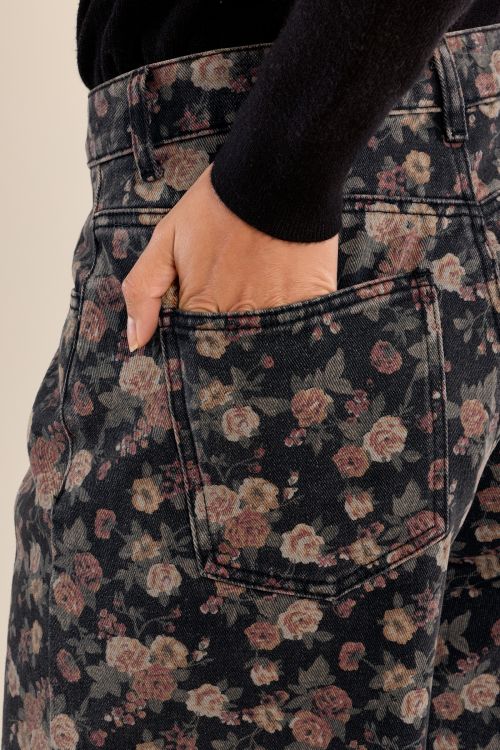 Floral denim, made of cotton