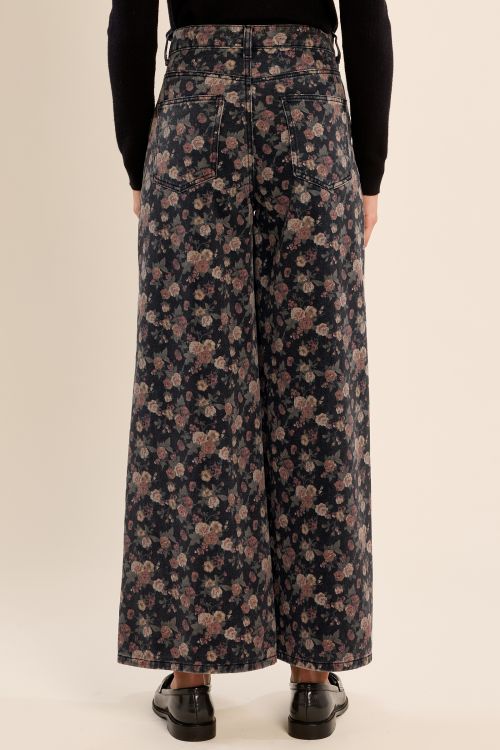 Floral denim, made of cotton