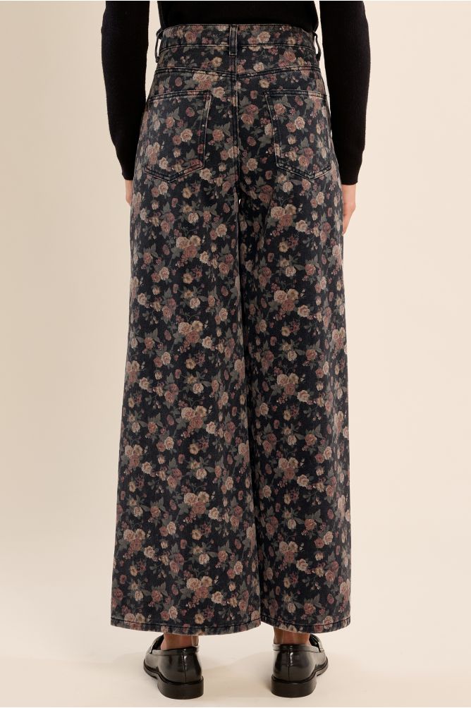 Floral denim, made of cotton