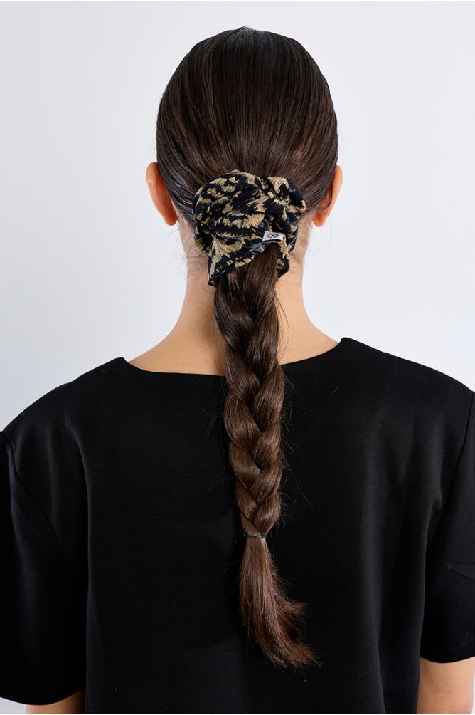 Black Hunan Scrunchie