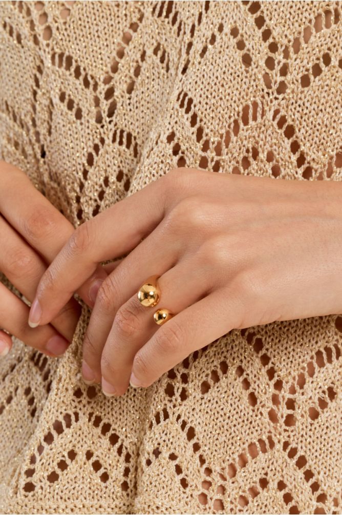 ANTIQUE RING