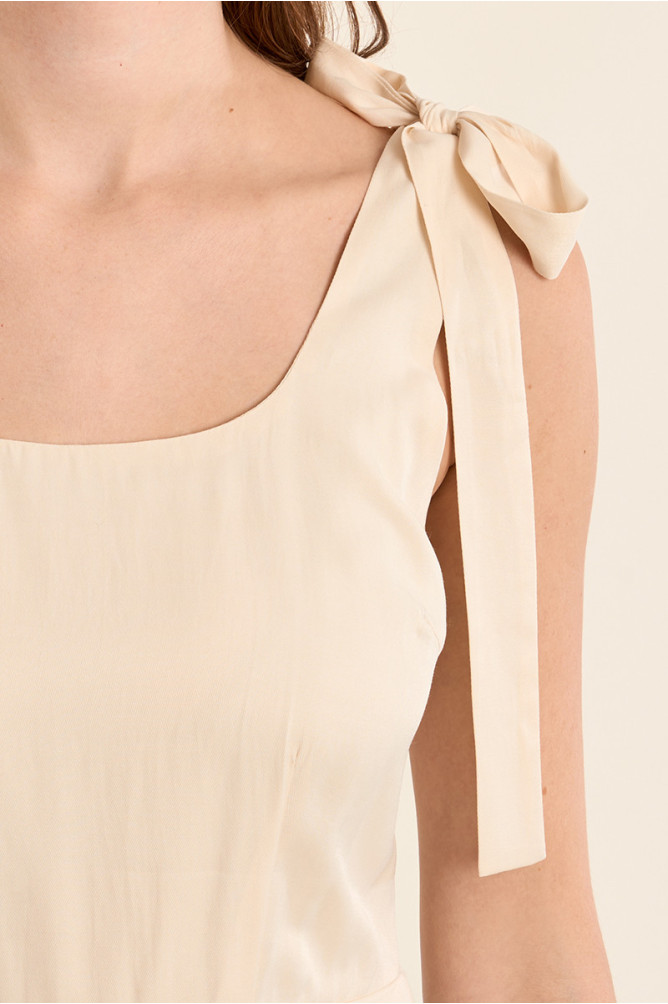 Long dress to tie, satin effect