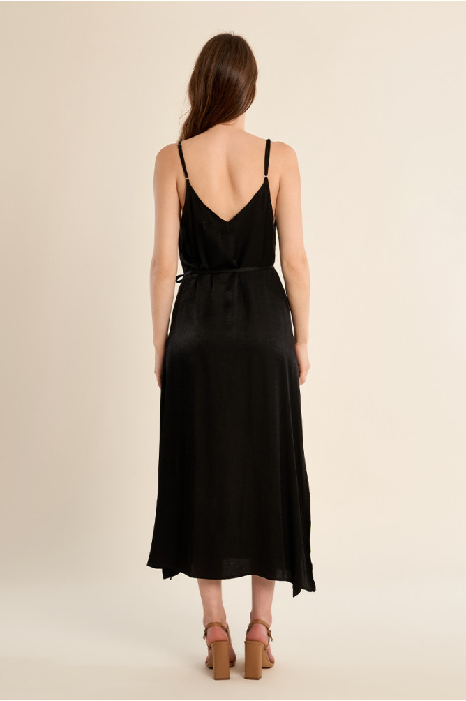 Robe longue à fines bretelles