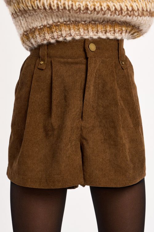 Short taille haute, coupe évasée