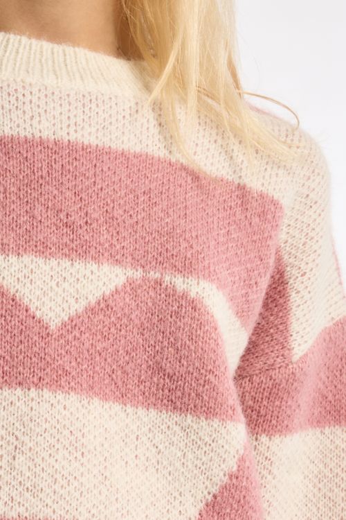 Pull à rayures, motif cœur